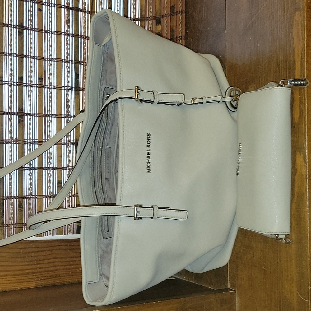 Michael Kors grey large tote w/ matching wristlet/wallet